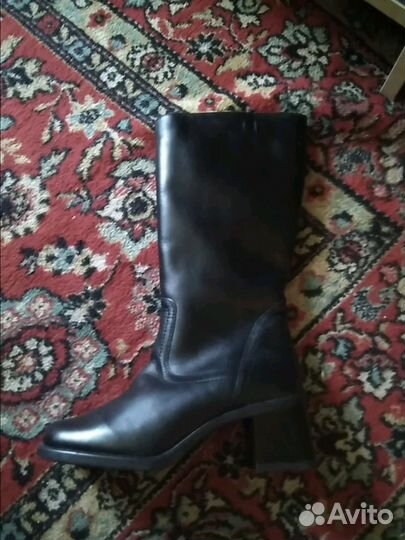 Сапоги новые 37 размера