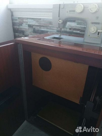 Швейная машина Подольск 142