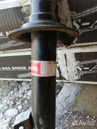 Стойки KYB