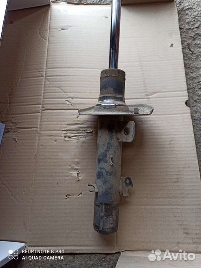 Передний амортизатор