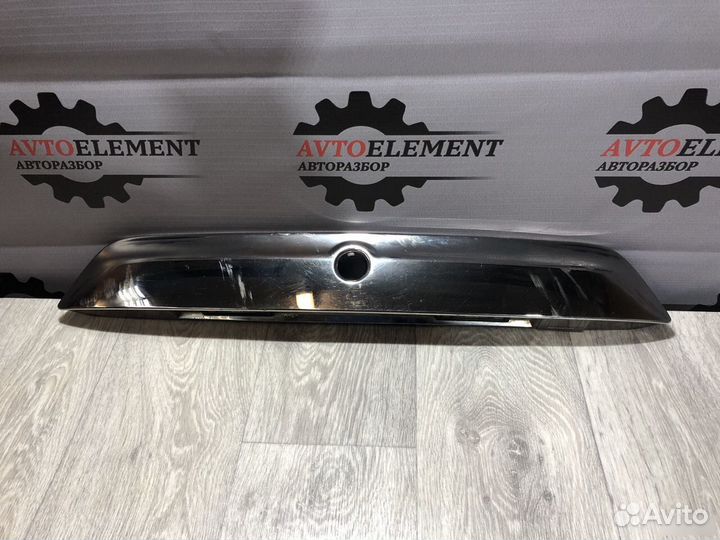 Накладка двери багажника Nisan Terrano 3 D10