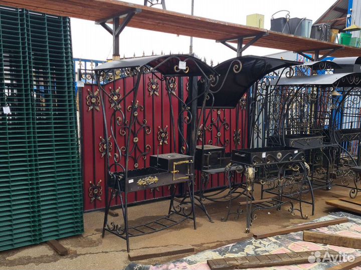 Кованые мангалы с крышей