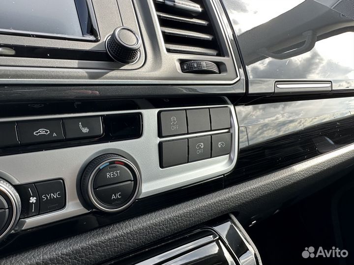 Volkswagen Multivan 2.0 AMT, 2018, 38 000 км