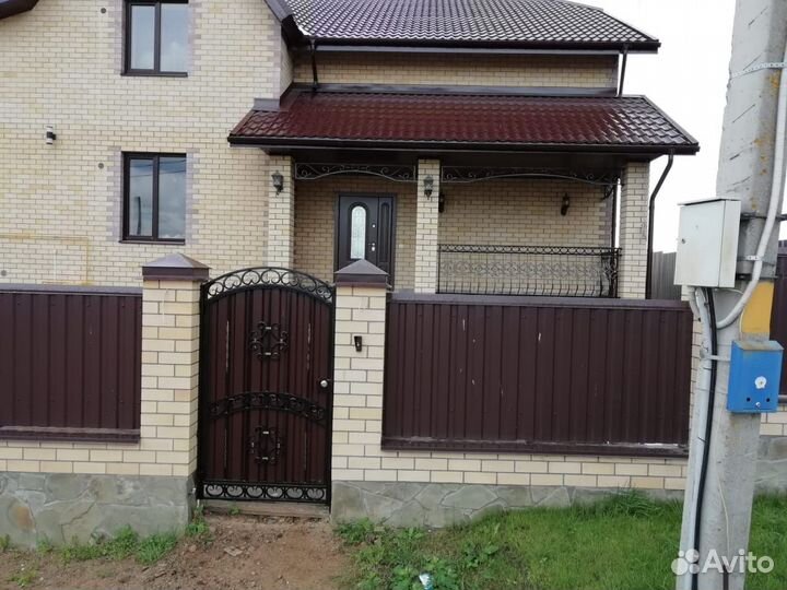 Заборы, перила, ограждения, ворота, козырьки