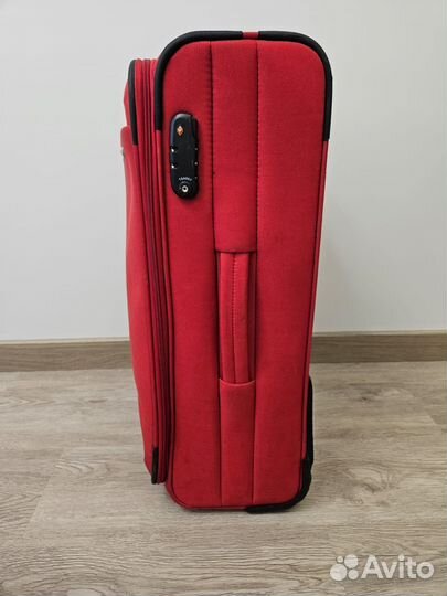 Чемодан на колесах Samsonite