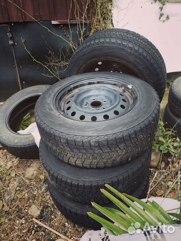 Bridgestone Blizzak VL1 215/65 R16