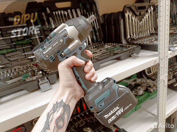 Гайковерт бесщеточный Makita 700Нм