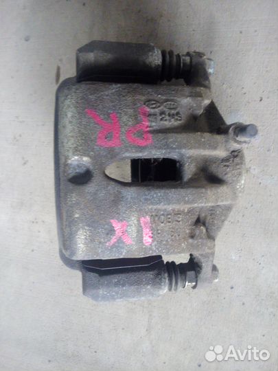 Hyundai ix35 Суппорт тормозной передний правый