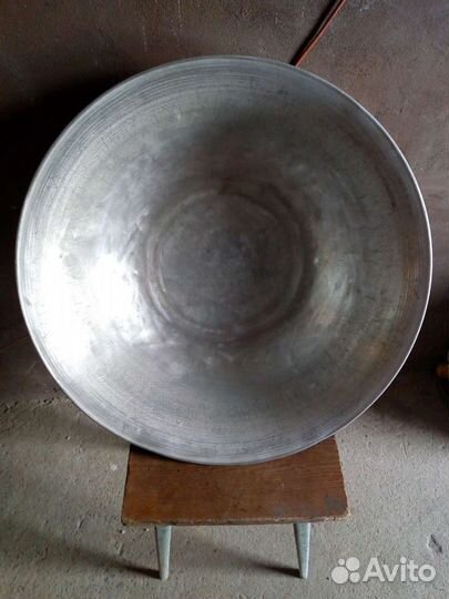 Большой алюминиевый таз