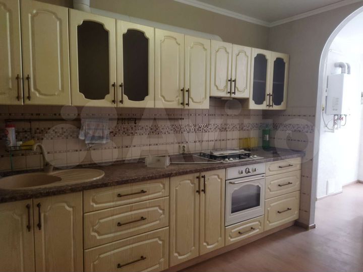 2-к. квартира, 46 м², 1/3 эт.