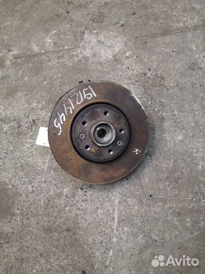 Кулак передний правый Renault Megane 3