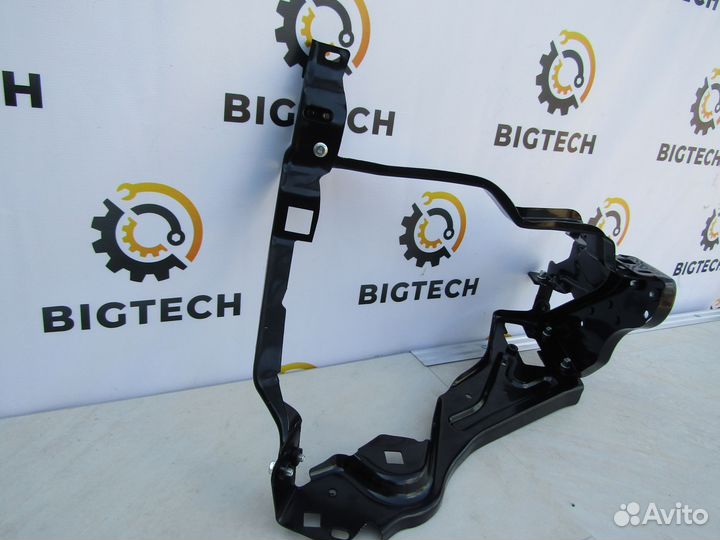 Рамка фары правая MercedesW204 A2046201291