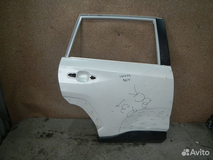 Дверь задняя правая Toyota RAV4