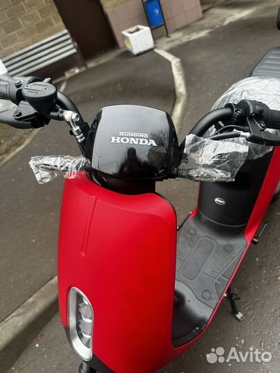 Электроскутер Honda