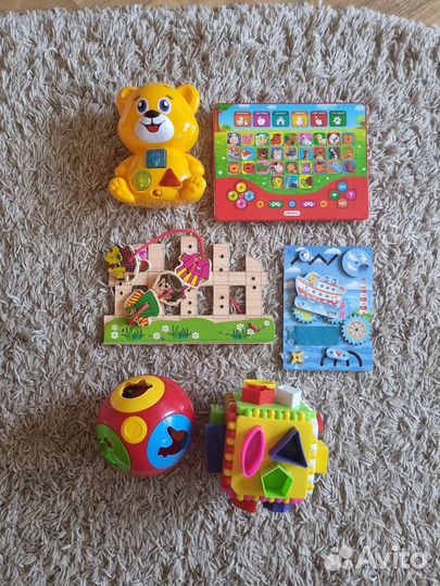 Много развивающих игрушек 0+
