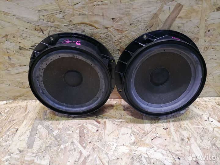 Динамик в дверь Volkswagen Golf 6