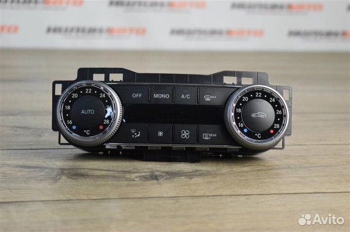 Блок управления печкой Mercedes W204 2.2 646 2008