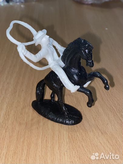 Фигурки ковбои на родео