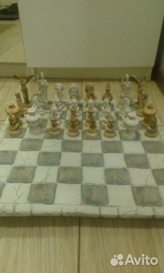 Шахматы из камня.