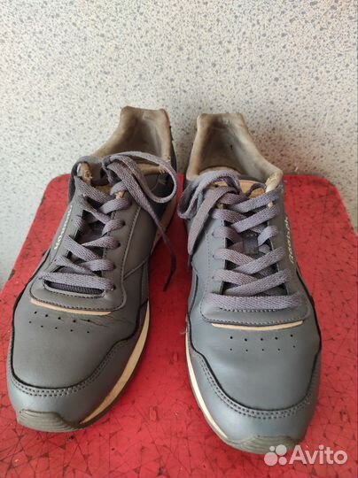 Кроссовки Reebok. 42/5p