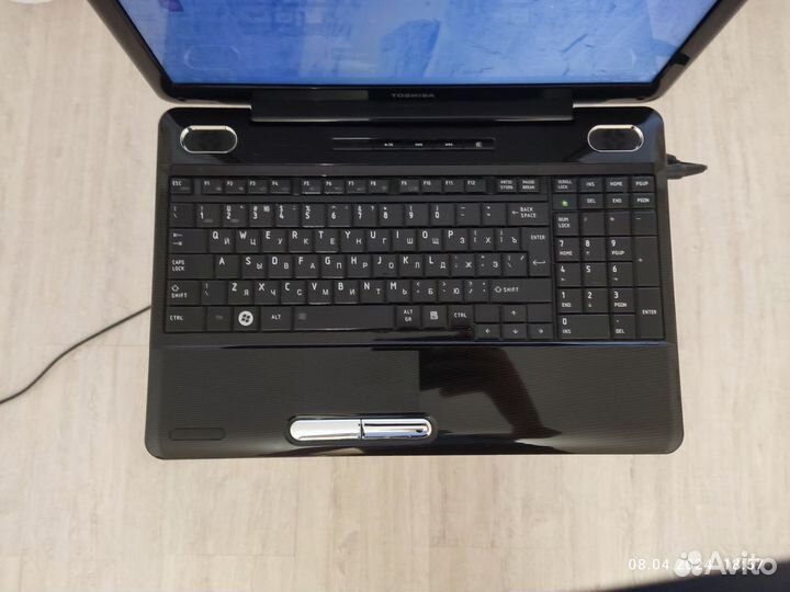 Toshiba core i3, 8gb, HD 4650, SSD