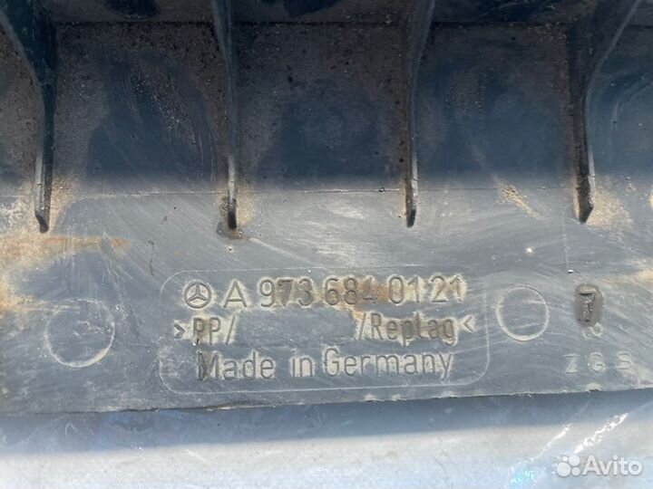 Накладка порога правая Mercedes-Benz