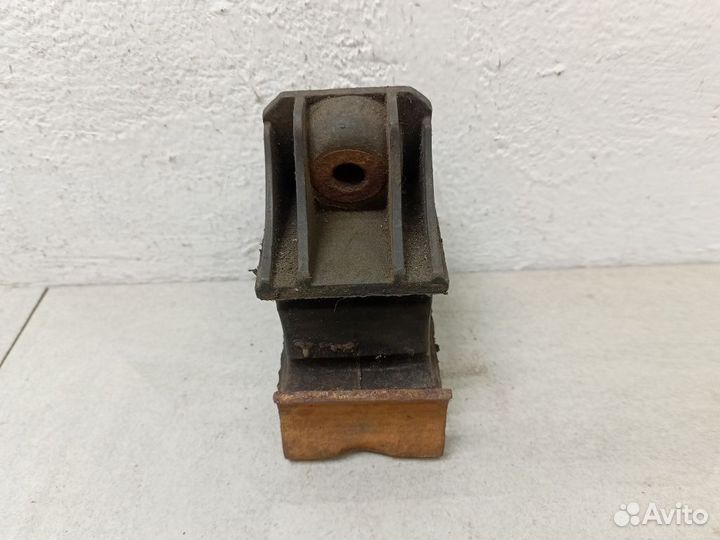 Опора двигателя