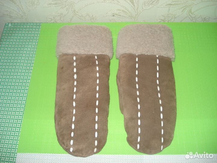 Варежки меховые женские