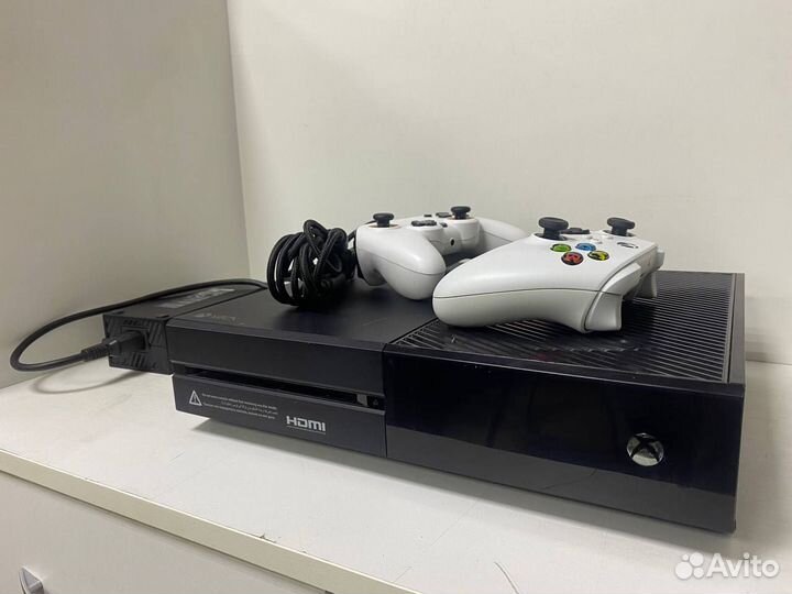 Игровые приставки Microsoft Xbox One 500GB