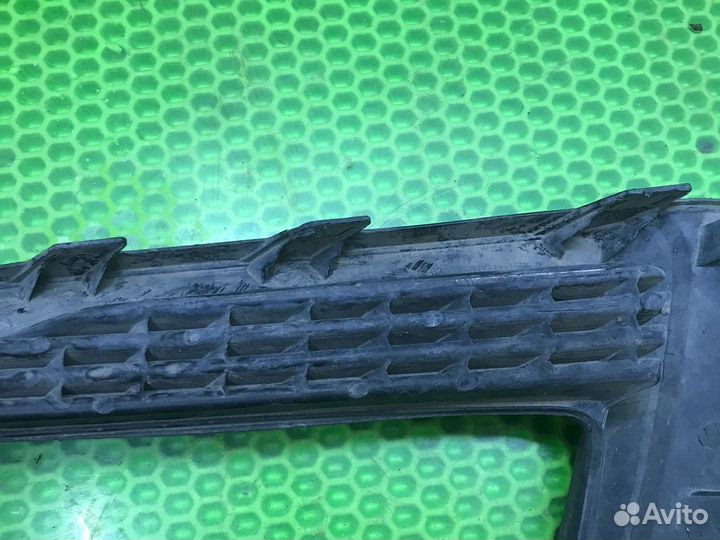 Рамка противотуманной фары левая Hyundai Solaris 2