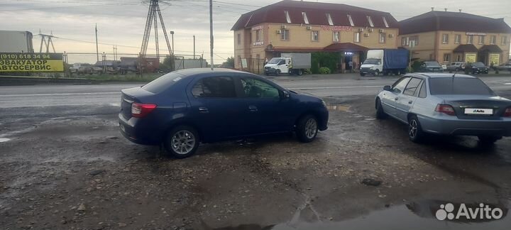 Renault Logan 1.6 AMT, 2015, 188 000 км