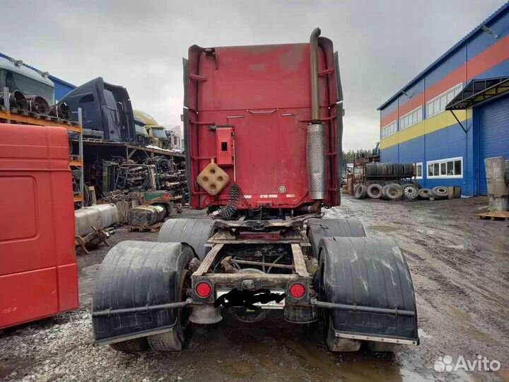 Тягач Freightliner в разбор