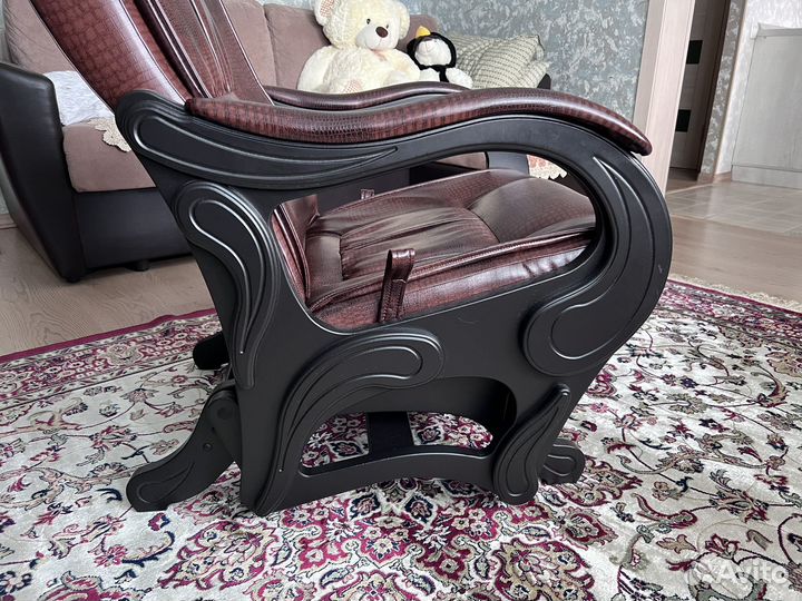 Кресло качалка кожаное