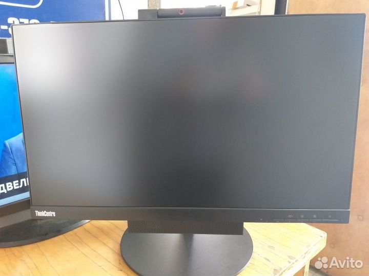 Модульный моноблок 22 Lenovo на Core i3-8100