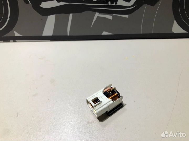 Реле Yamaha FZ 400 Fazer 1997г