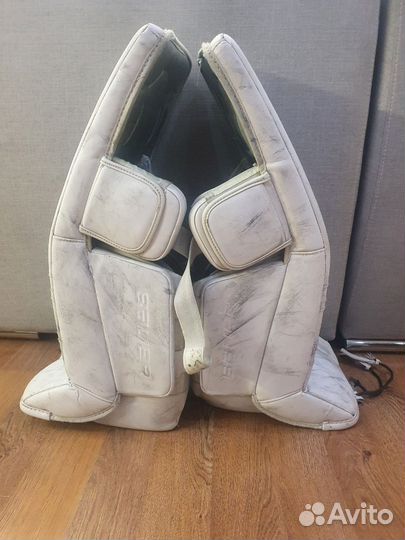 Хоккей с шайбой: вратарские щитки bauer