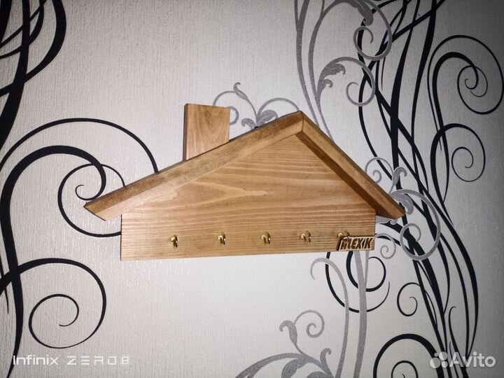 Ключница настенная из дерева