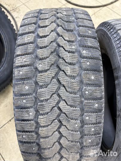 Yokohama Ice Guard Stud IG55 215/60 R16