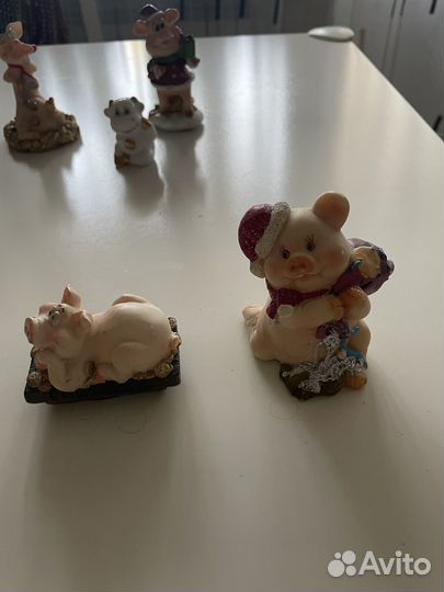 Фигурки свинок