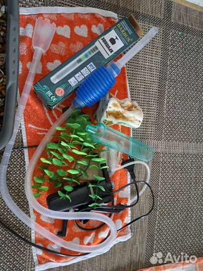 Аквариум вместе с содержимым