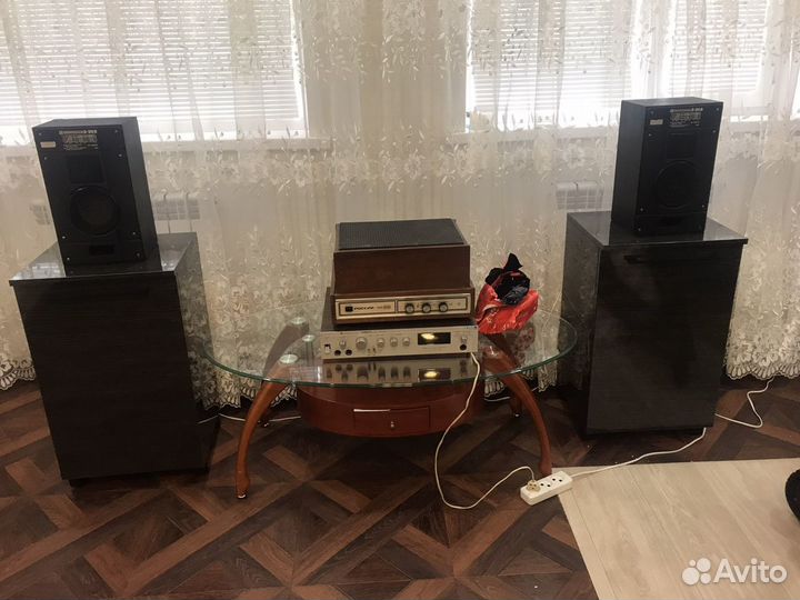 Виниловый проигрыватель