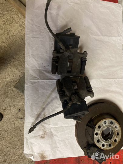 Задний суппорт с электро ручником passat b6 b7 cc