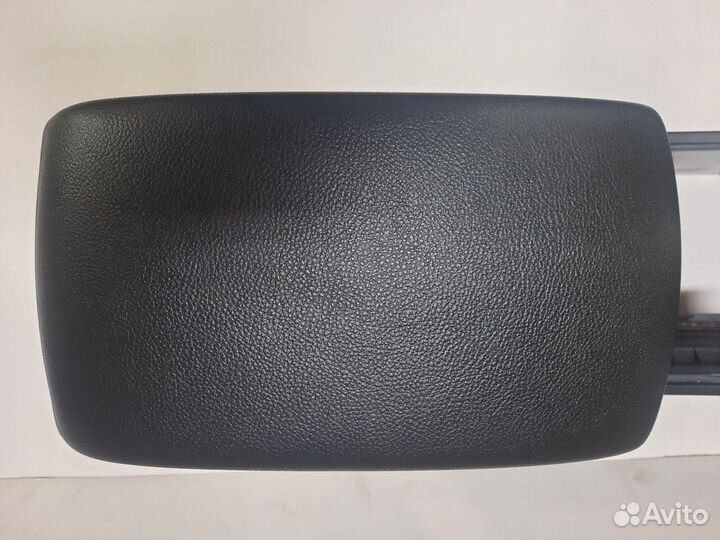 Mazda 3BL Сдвижной Подлокотник