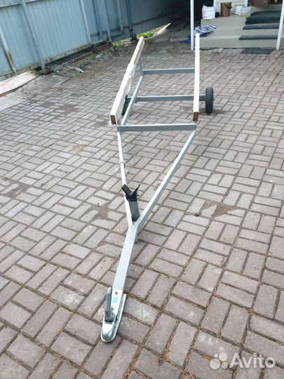 Лодочный прицеп килевой