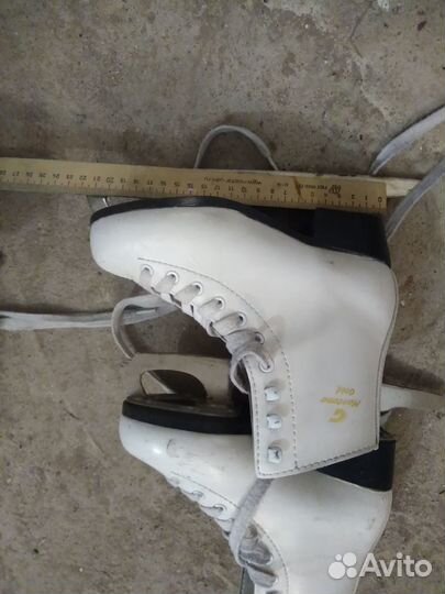 Коньки 2 пары р.32,33 хорошее состояние