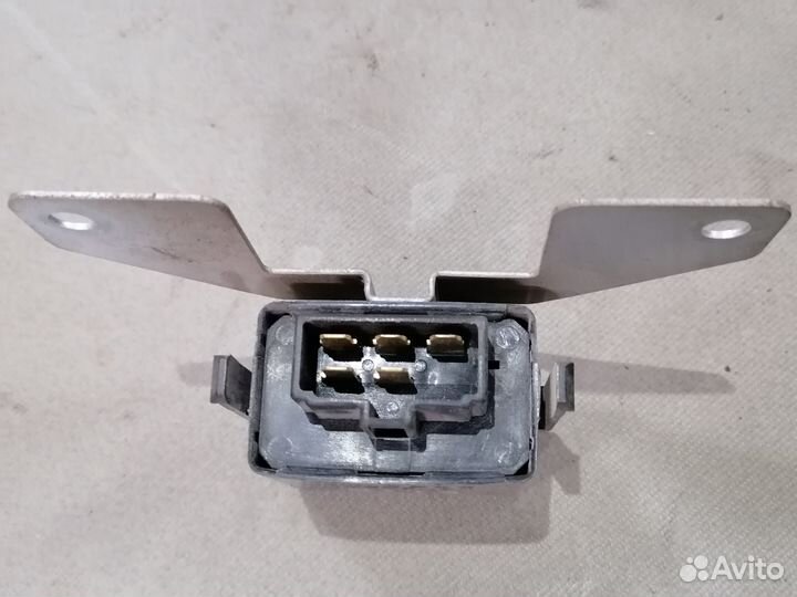 Блок управления двигателем Mazda 323 BF 1985