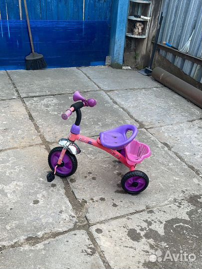 Трехколесный велосипед