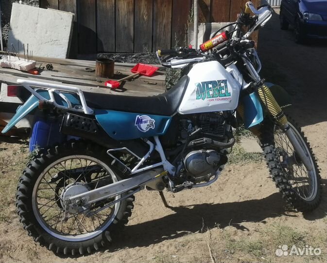 Suzuki Djebel 200