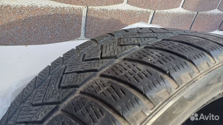 Pirelli Scorpion Winter 255/40 R21