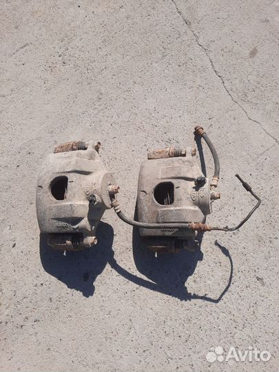 Переднии суппорта kia cerato 2007г